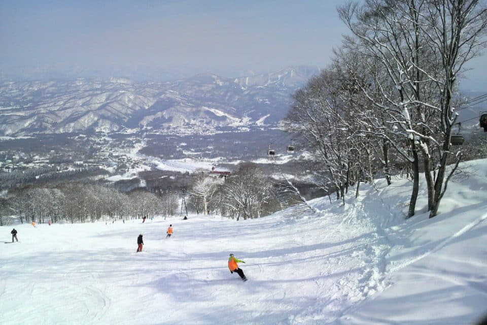 snowboarding japan snow