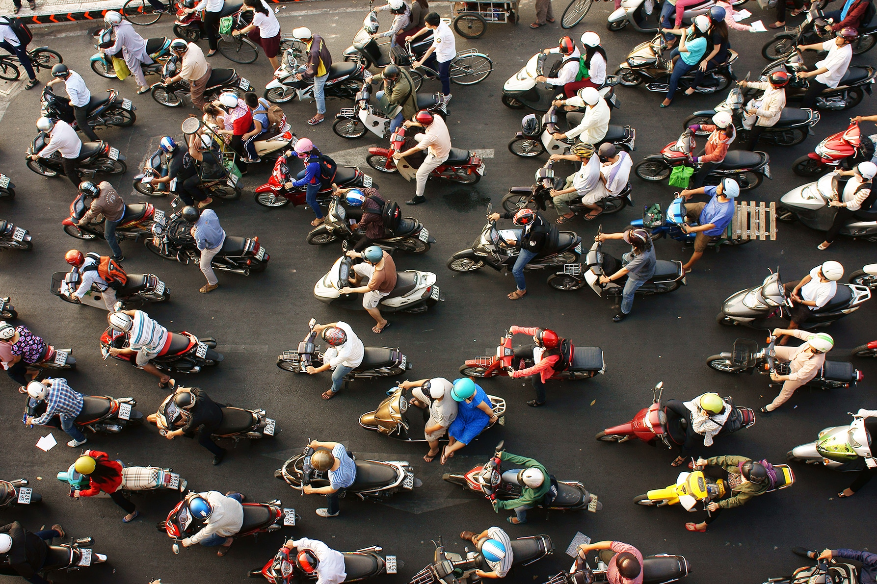 Ariel view of a lot of people on motorbikes