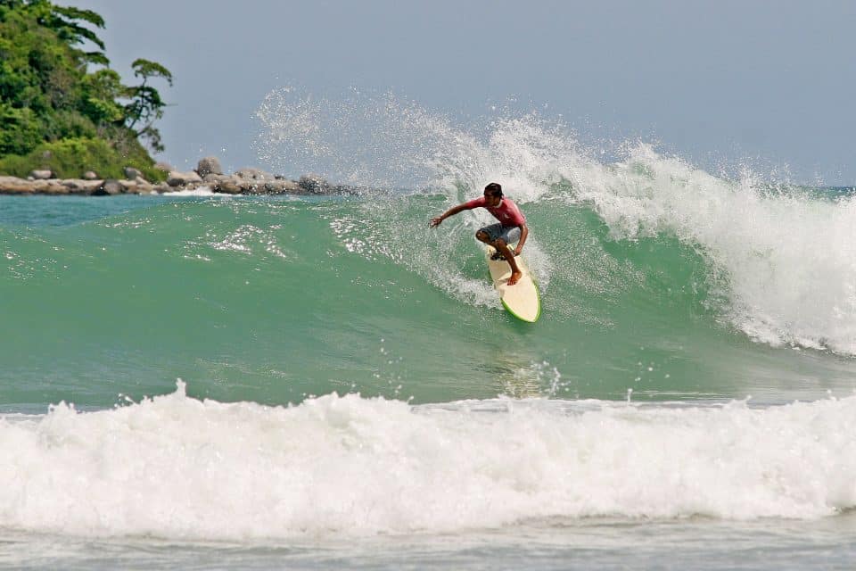 surfing thailand