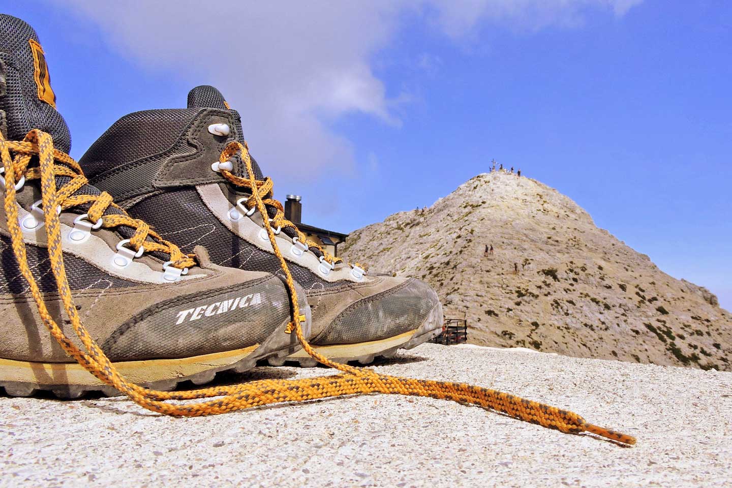 men's hiking boots