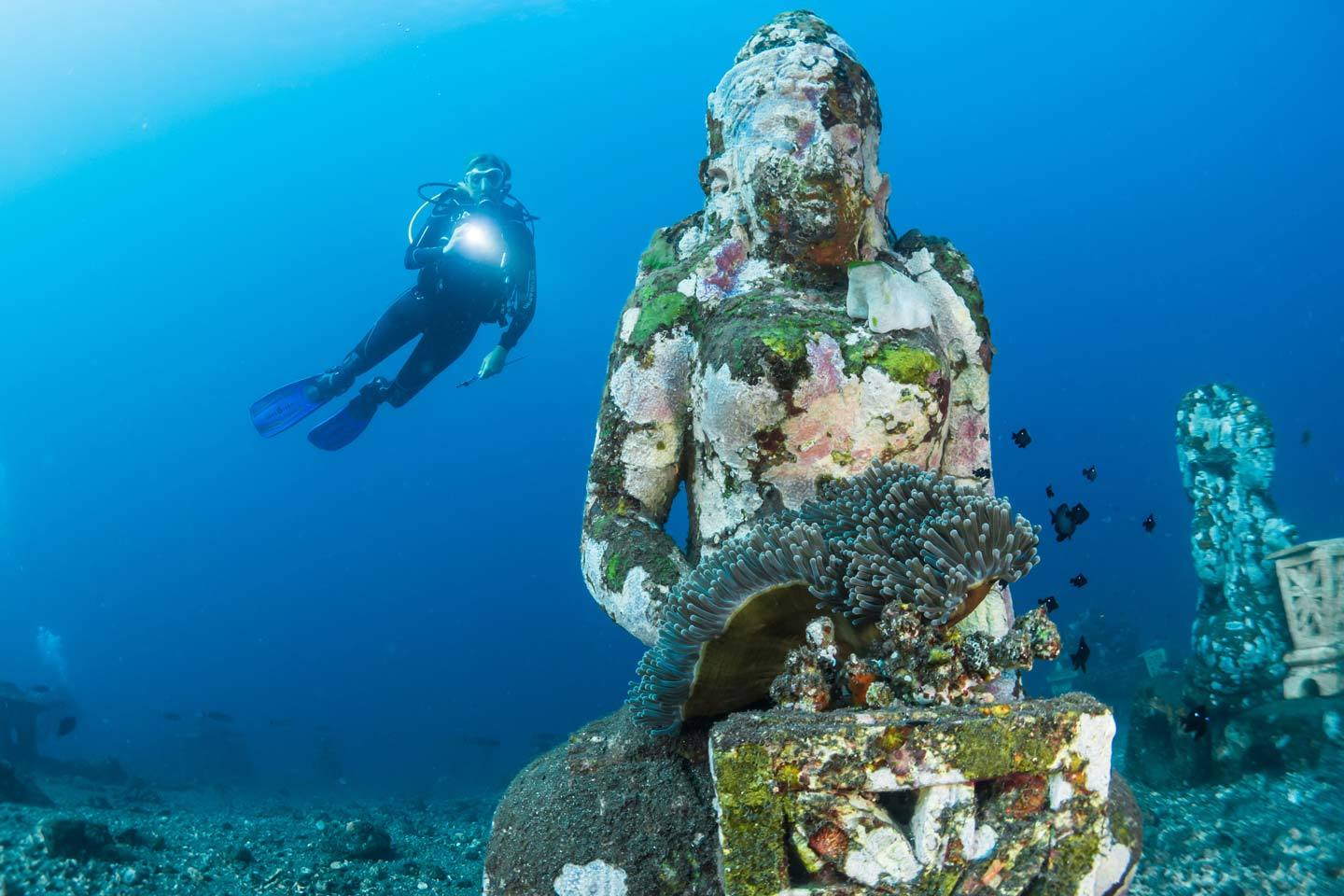 潛水雕像