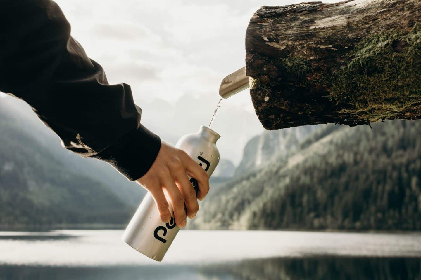 using travel water bottle outdoors