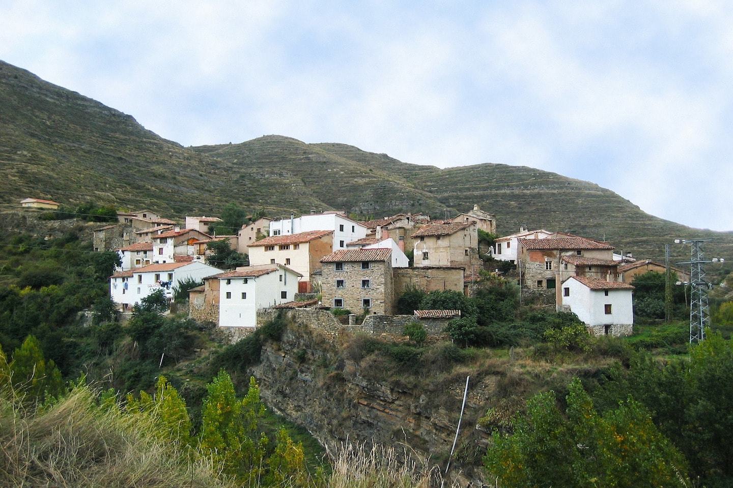 mountain homes in la rioja region spain