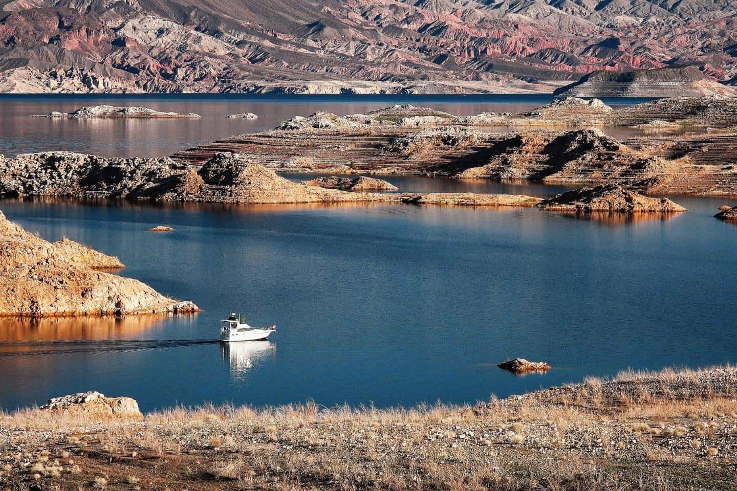 Cruise boat at Lake Mead