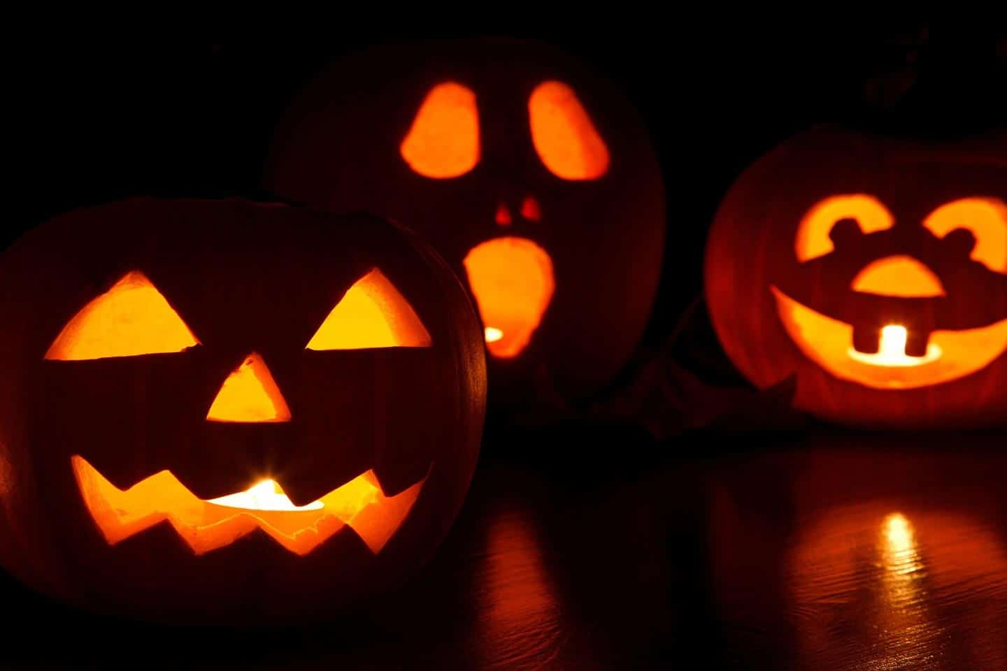 pumpkin-carving for halloween bucket list