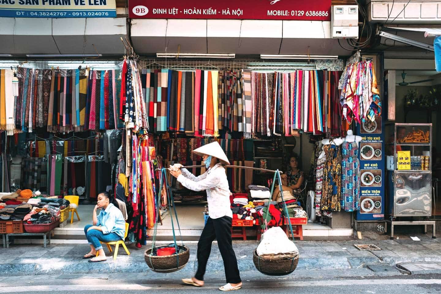 streets of hanoi vendor