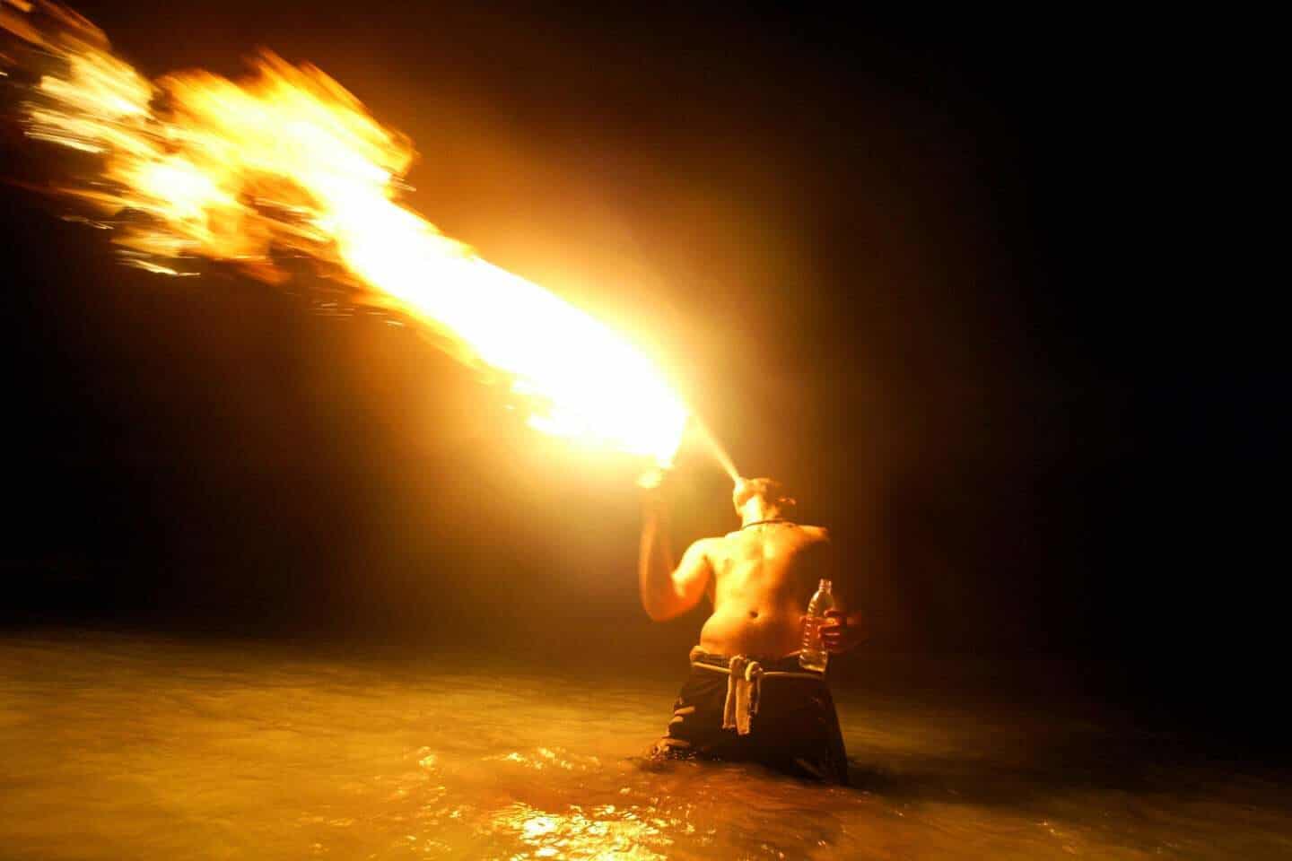 fireshows during the full moon parties